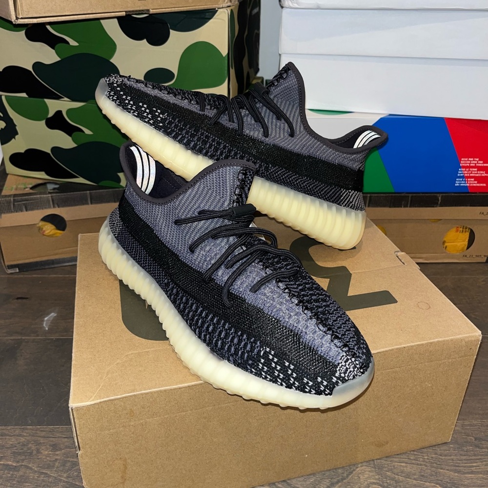 Yeezy 350 V2 Carbon